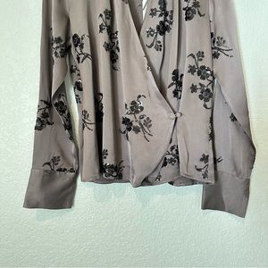 Top BEBE Brodé à Taille Nouée Et Col En V - Taille M, Neuf Avec étiquettes, Parfait Pour Soirée Ou Quotidien Chic